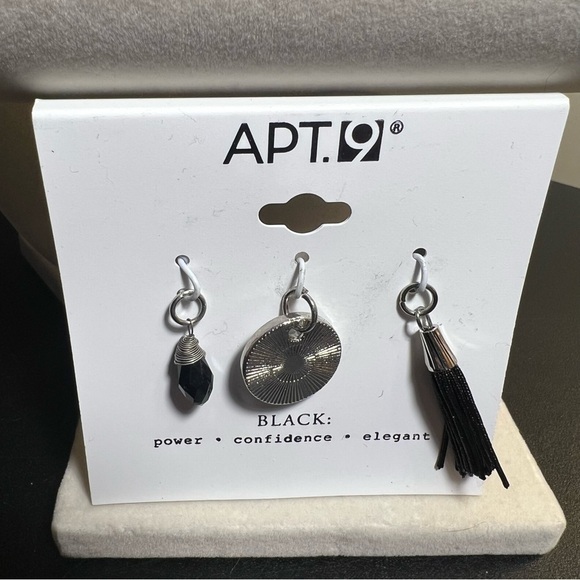 APT.9 Charms Black and Silver Power•Confidence•Elegant - Picture 2 of 3